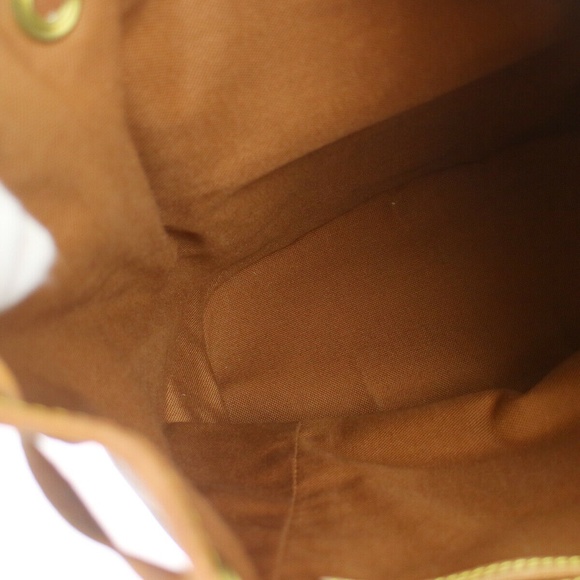 Louis Vuitton Montsouris MM Backpack - Picture 8 of 12